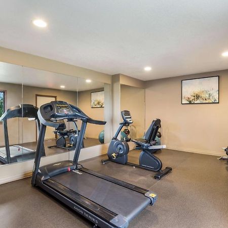 Best Western Mount Pleasant Inn Екстер'єр фото