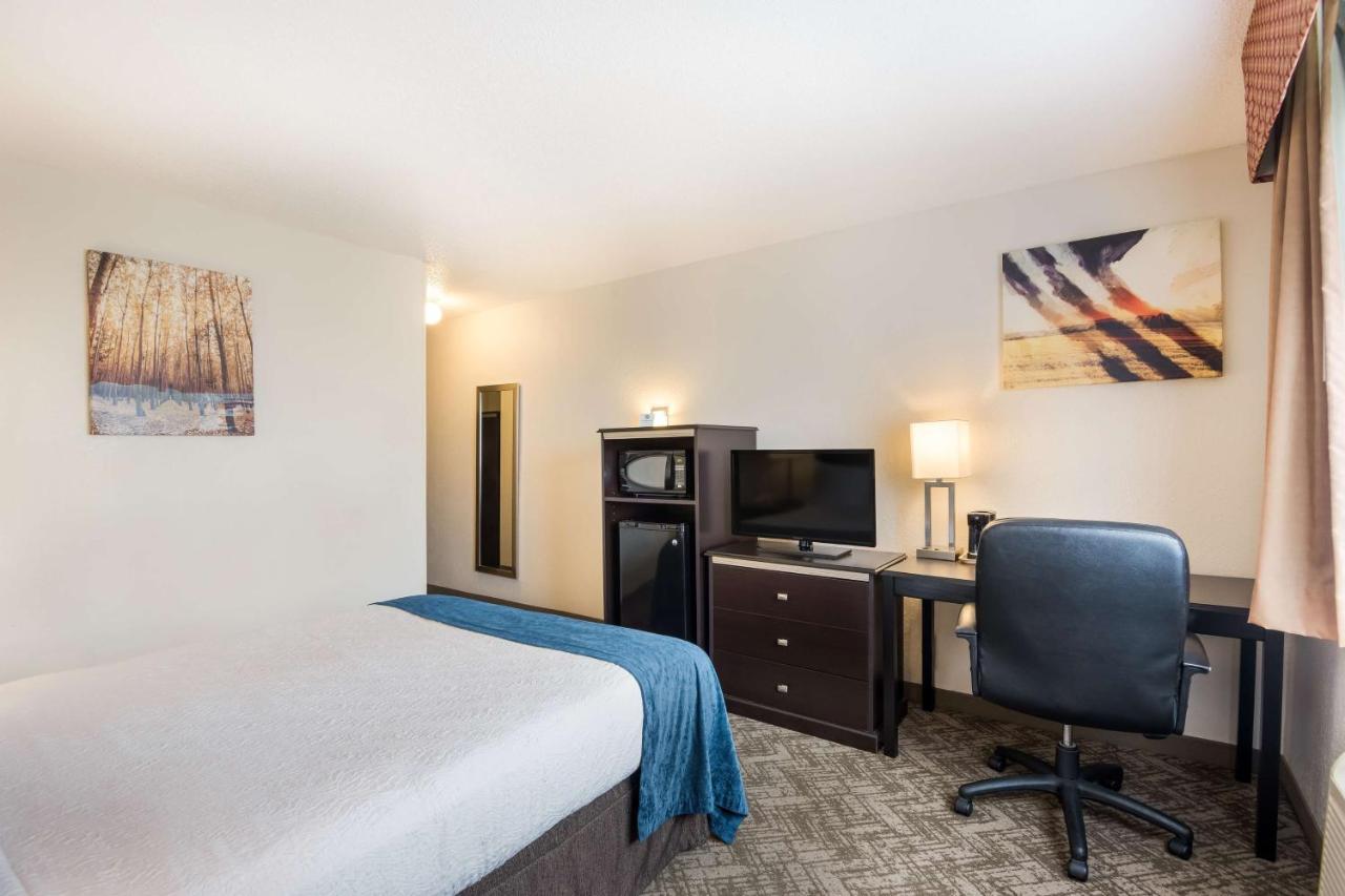 Best Western Mount Pleasant Inn Екстер'єр фото