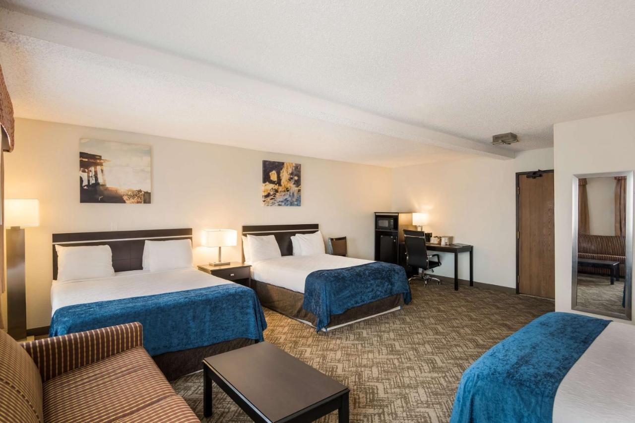 Best Western Mount Pleasant Inn Екстер'єр фото